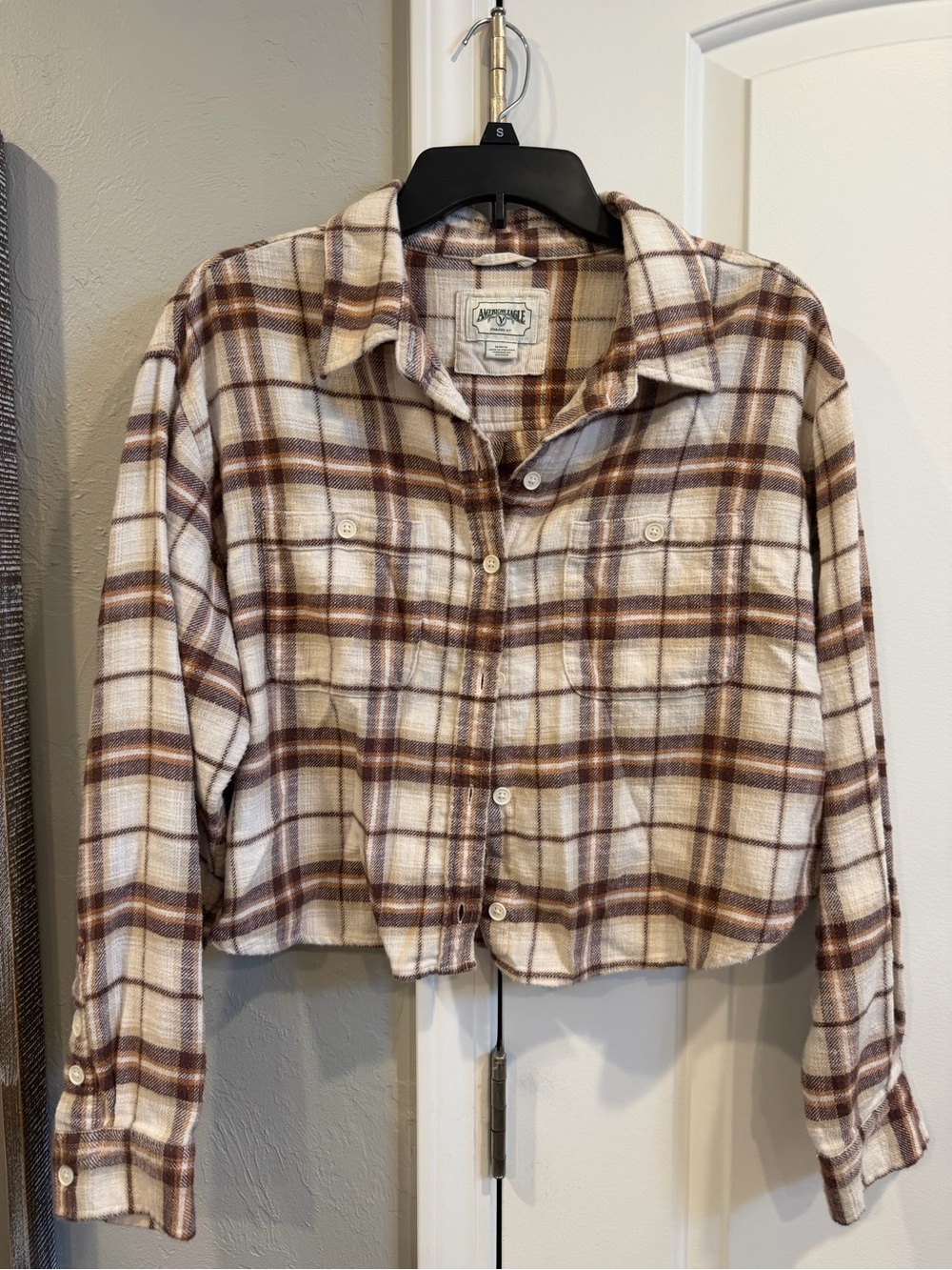 American Eagle Cream and Brown Plaid Cropped Flannel Shirt Jacket